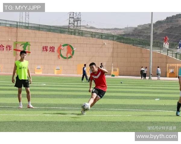 足球三叉戟的传奇之路：如何在绿茵场上书写辉煌的团队故事