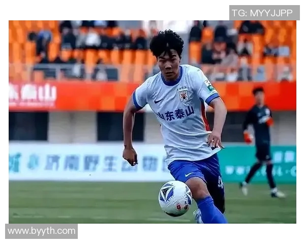 中国足球国青队奋勇拼搏迎接新挑战力争在国际赛场上崭露头角